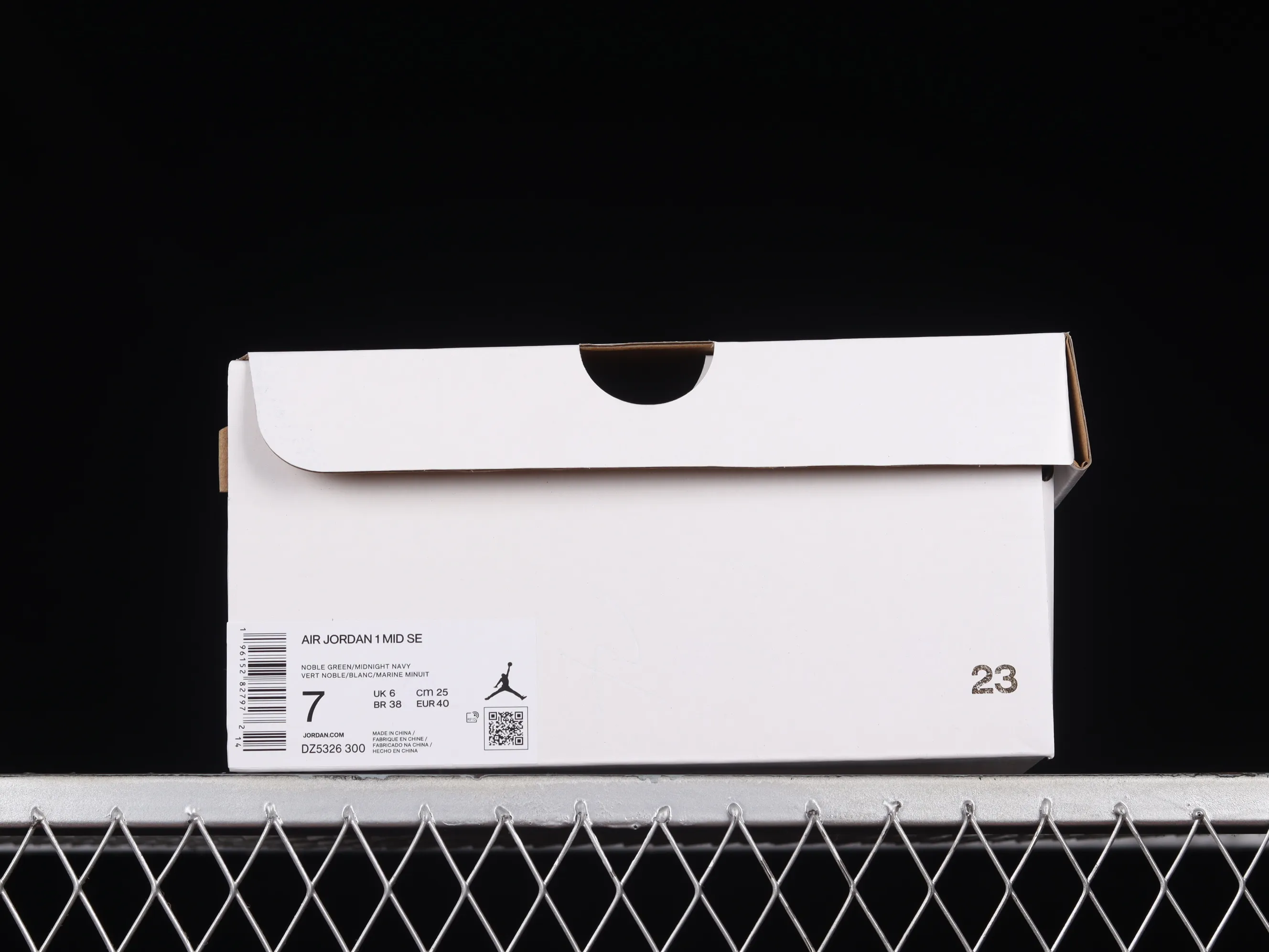 All categories Air Jordan Jordan series basketball shoes Air Jordan 1 Mid Air Jordan 1 Mid SE AJ1 Joe 1 navy blue and green color matching Zhongbang basketball shoes DZ5326-300